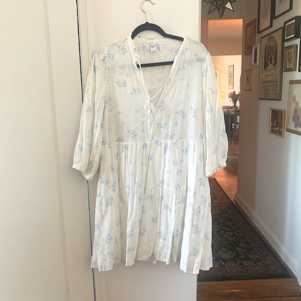 Floral white mini dress with puff sleeves